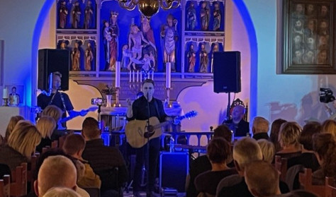 Kirkekoncert med Peter Ebberfeld og Band  - "40 års jubilæumskoncert i 2026"