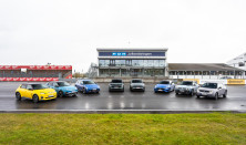 24. november:  Årets Bil i Danmark 2026 møder 10 ikoniske forsidemodeller fra MotorClassic