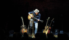 Allan Olsen  - SOLO // Sommerkoncert i MusikLaden Lønstrup