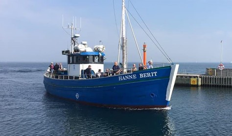 Familiefisketur på fjorden med fiskekutter